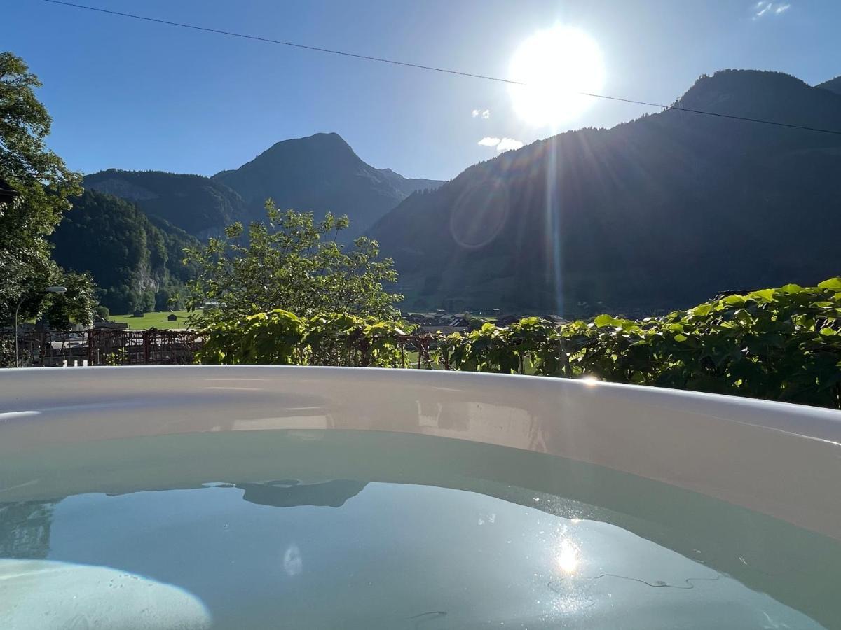 Romantic Private Superior Swiss With Hottub * Lungern