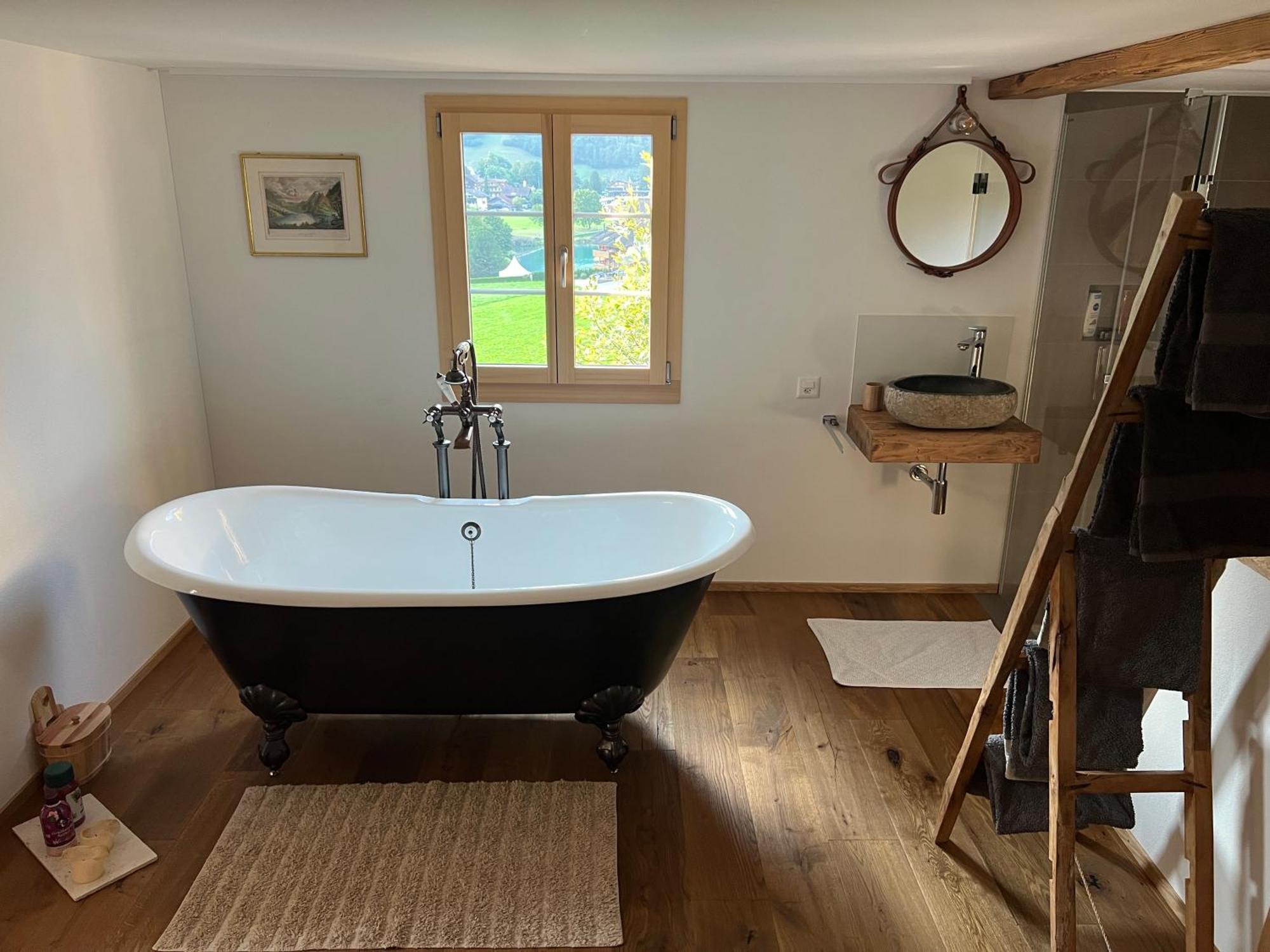 Chalet Romantic Private Superior Swiss With Hottub Lungern